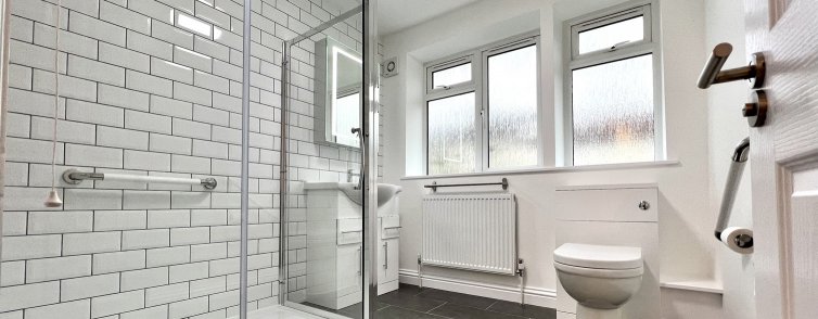 Earlham Grove Bathroom E7 2021